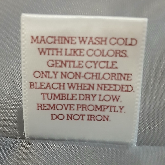 SO Authentic American Heritage sz M Black and Silver Zip Front Puffer Vest - Picture 8 of 8